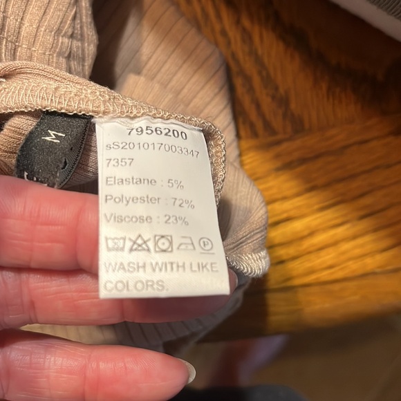 MOTF Tank top. Size Small - Picture 4 of 4